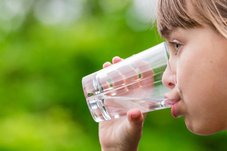 What are the times in which one should avoid drinking water?
